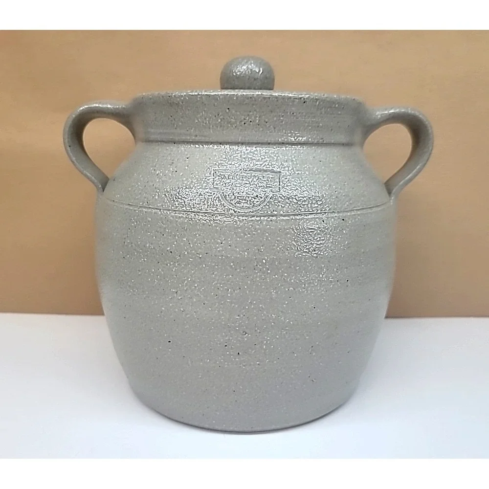 '02 Salmon Falls Pottery Darris McFarland Blue Rhino Christmas 2 Handle Bean Pot